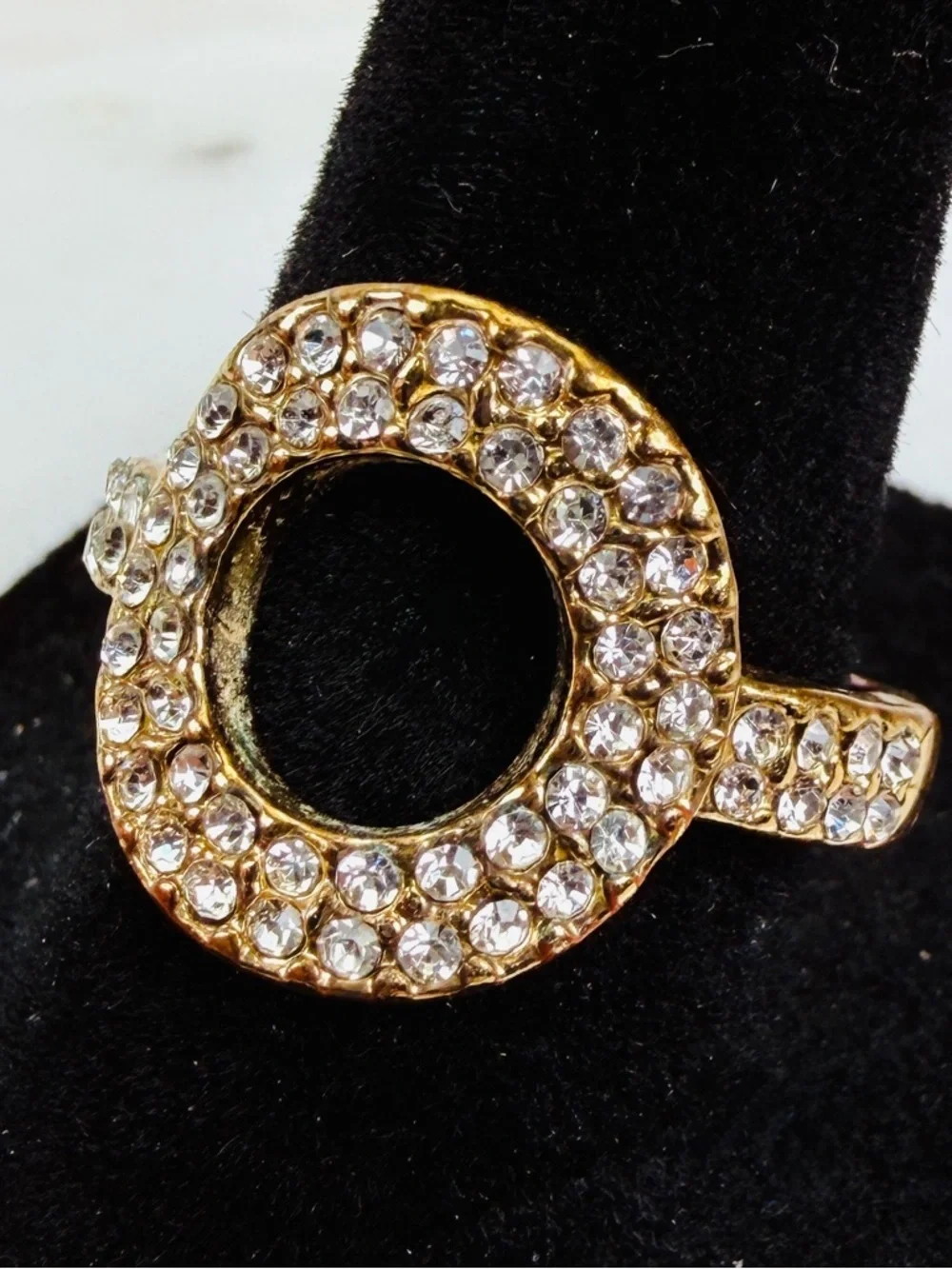Vintage aged goldtone bling ring sz 8.5